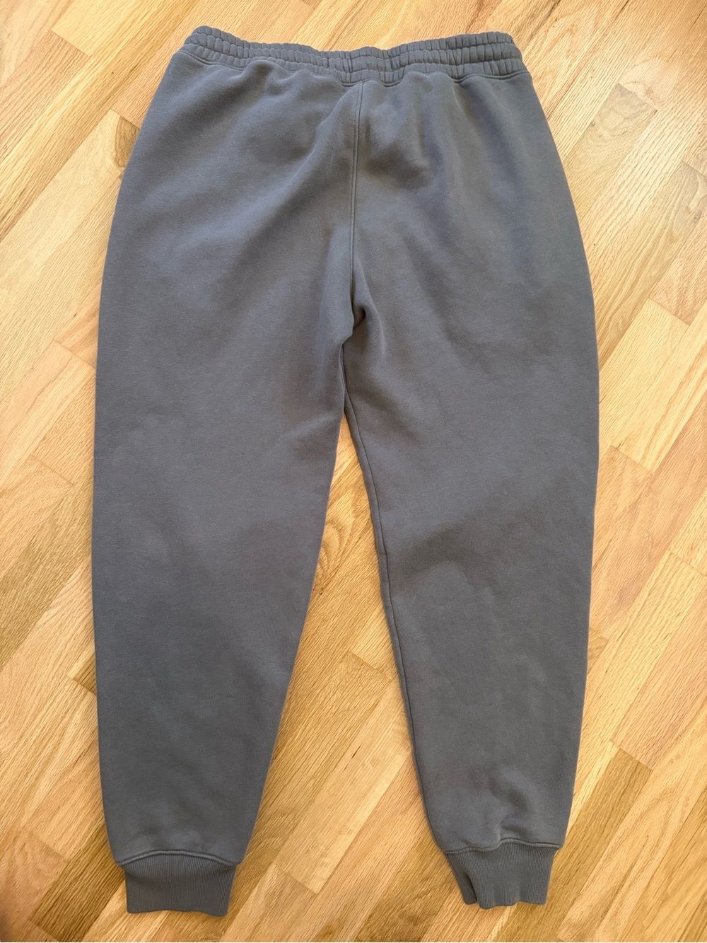 Men's Hollister Gray Jogger Pants - Size Medium - Picture 2 of 7